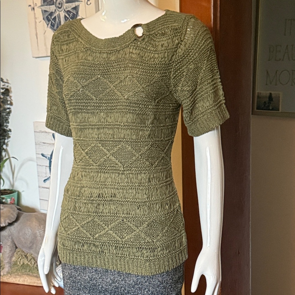 NWT northern reflections size small Olive Green Knit Women's Top